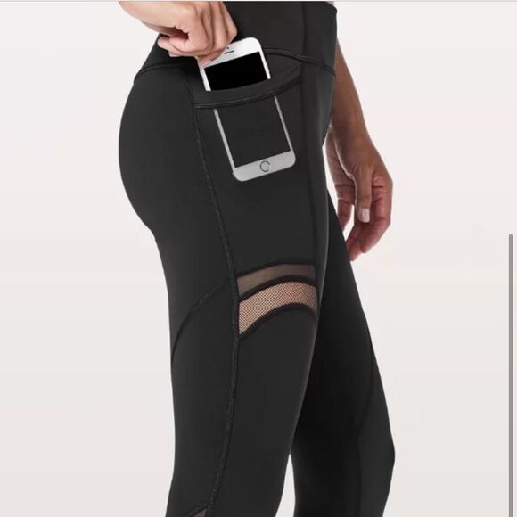 Lululemon Forget The Sweat Crop Black Mesh - Picture 10 of 10
